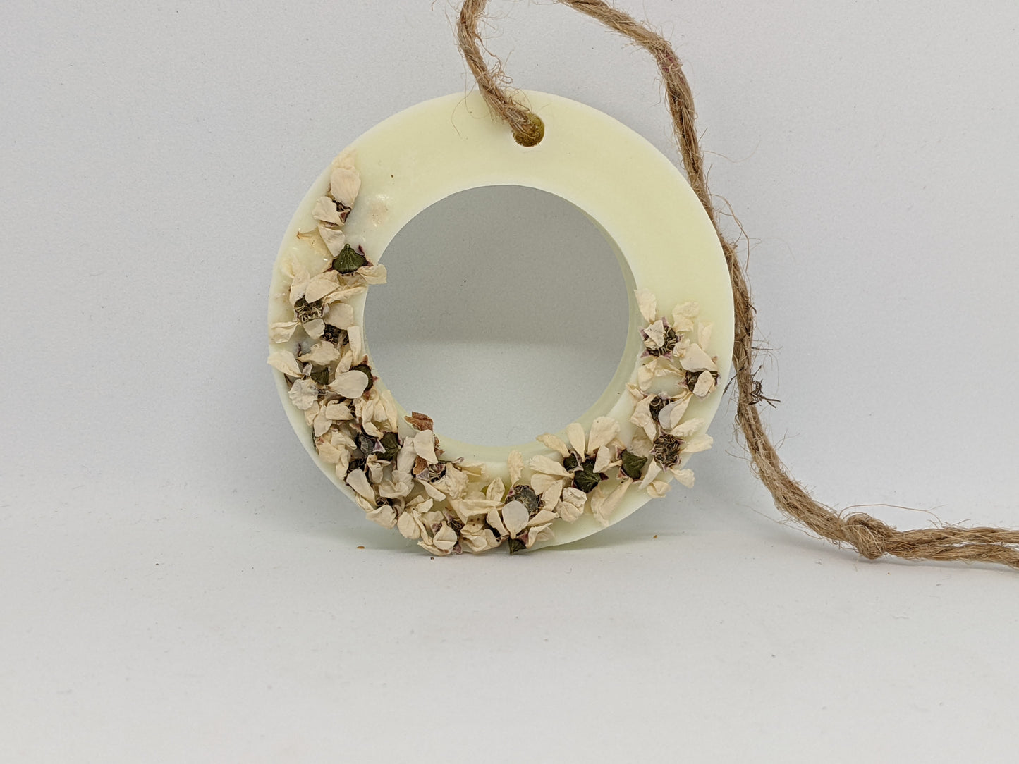 Naturally scented hanging soy tablet by Three wandering oaks